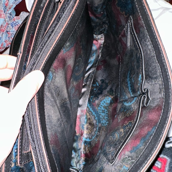 Ted Baker safiano leather messenger laptop bag. - Picture 9 of 12